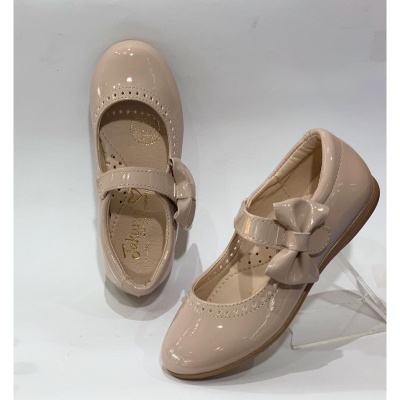 Zapato Urbano Jakuna Beige Charol para Niña